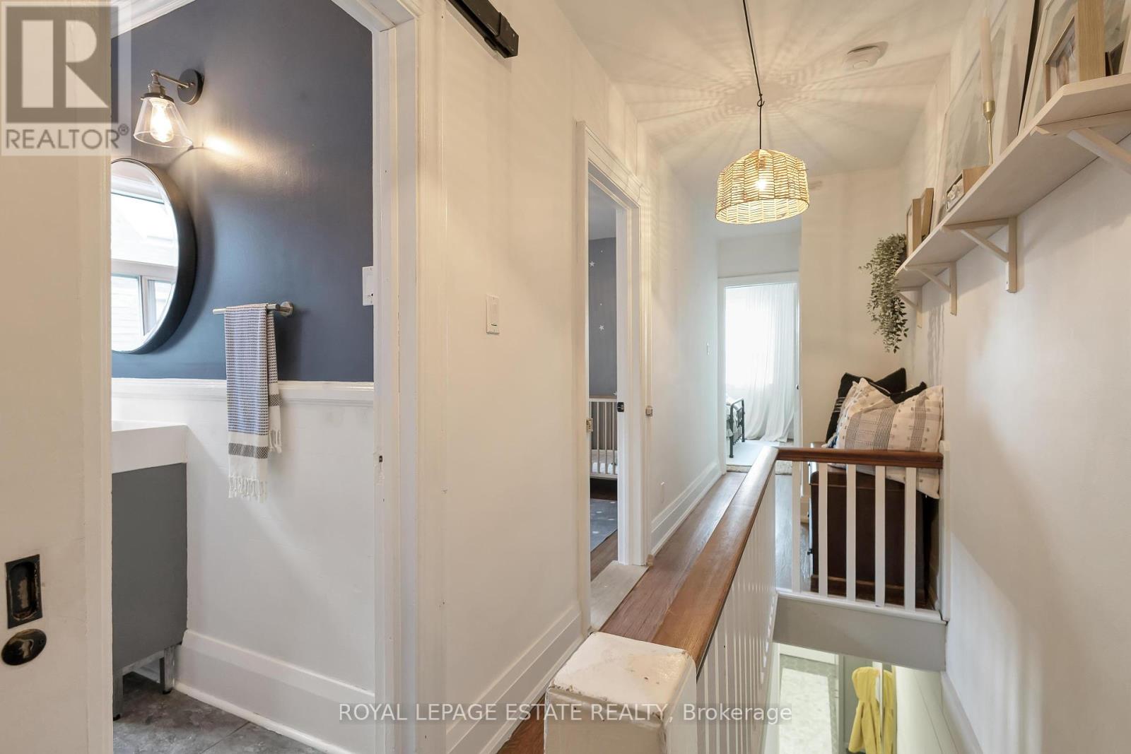 13 Eastdale Avenue, Toronto, Ontario  M4C 4Z8 - Photo 16 - E12463163