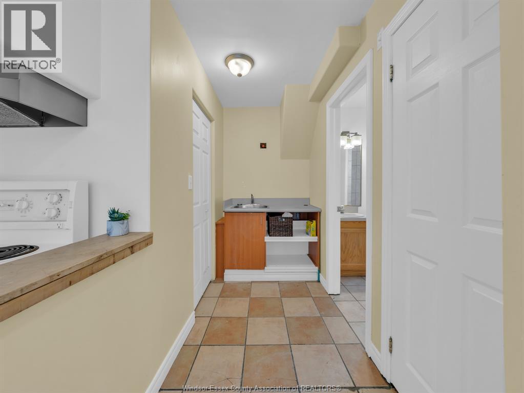 772 Partington Unit# B, Windsor, Ontario  N9B 2N7 - Photo 3 - 25026212