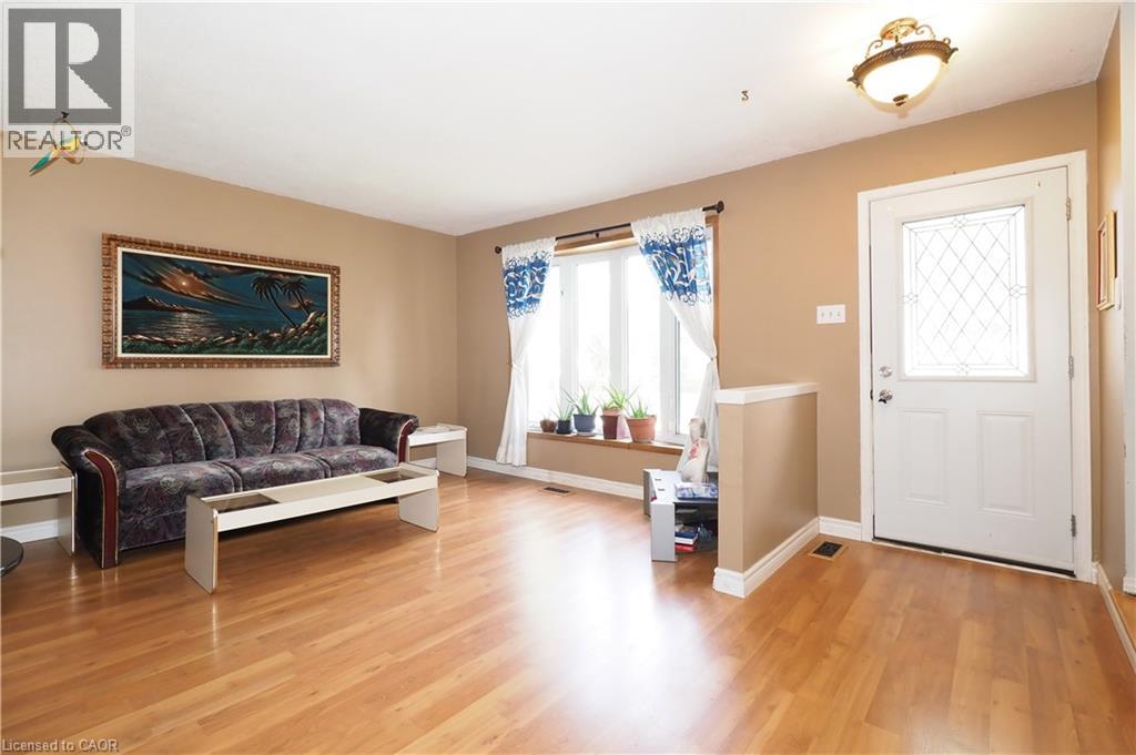 10 Balfour Crescent, Kitchener, Ontario  N2C 1Z5 - Photo 4 - 40779265