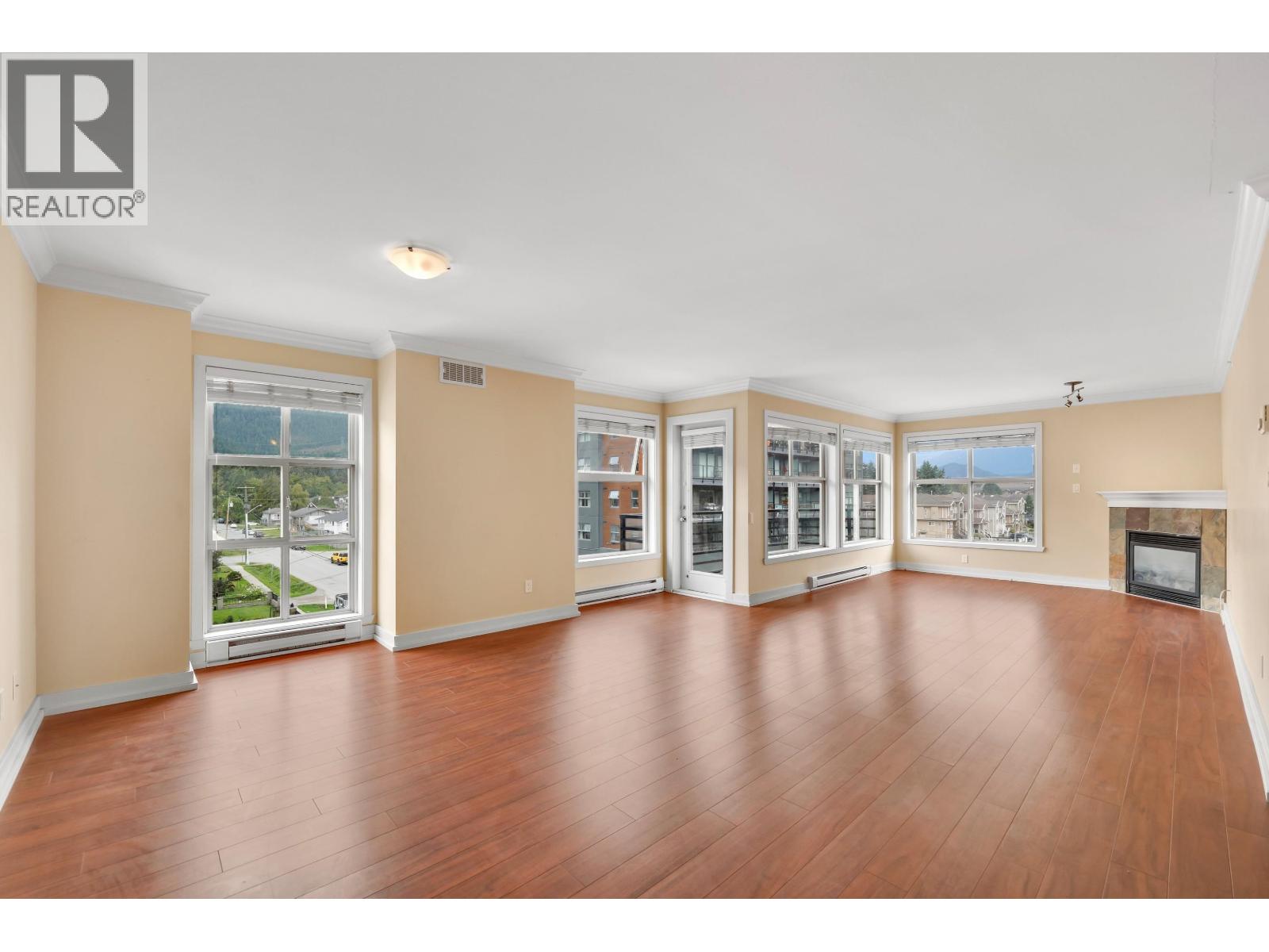 403 1310 Victoria Street, Squamish, British Columbia  V0N 3G0 - Photo 3 - R3057651