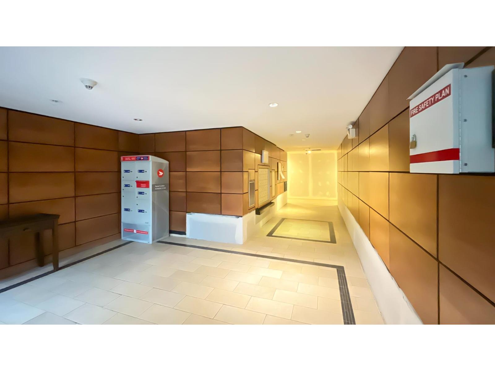 302 10092 148 Street, Surrey, British Columbia  V3R 4G7 - Photo 2 - R3058329