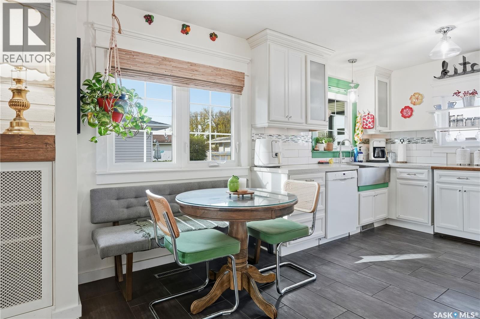 3318 4th Avenue N, Regina, Saskatchewan  S4R 0V6 - Photo 11 - SK020835