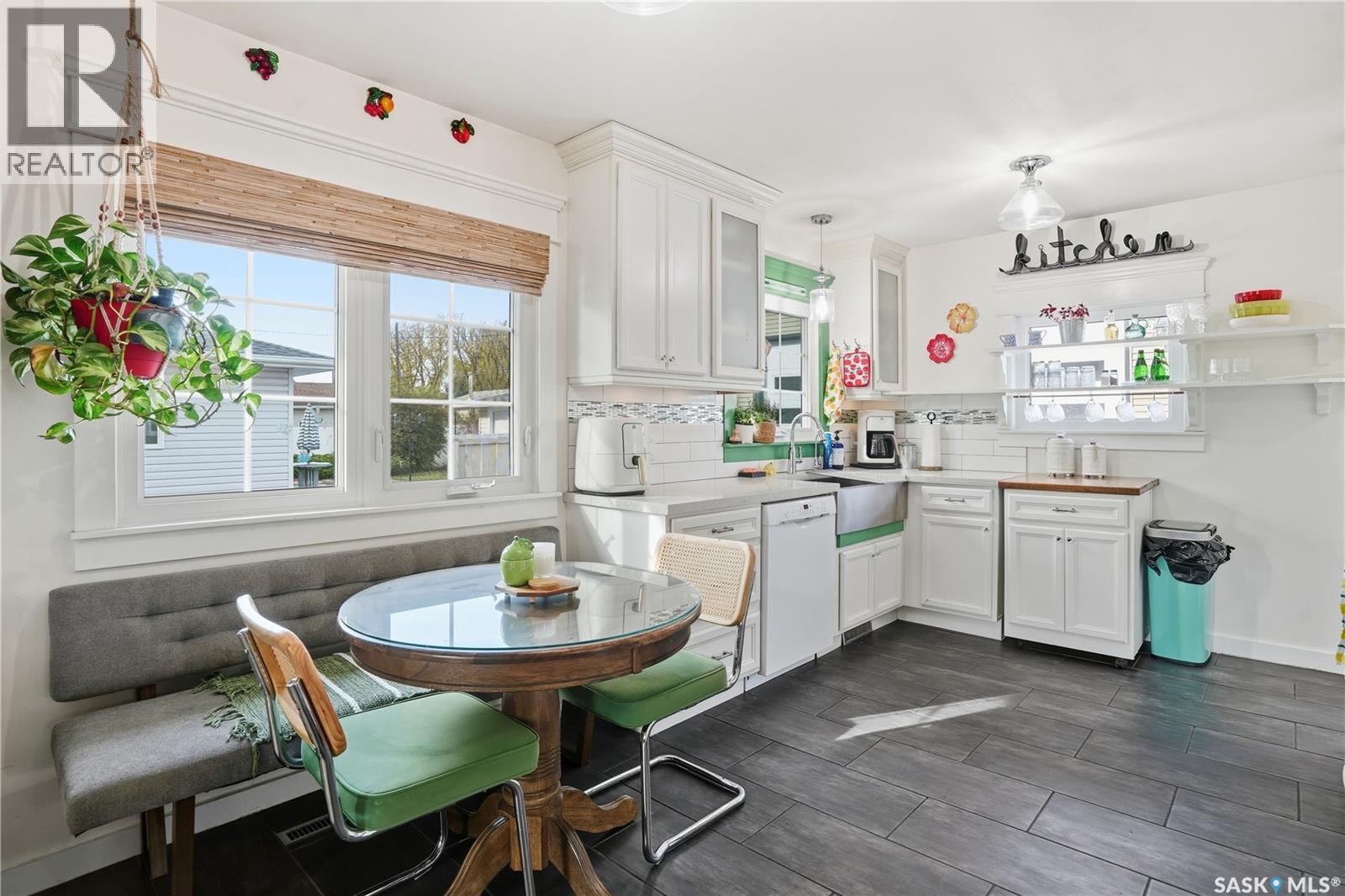 3318 4th Avenue N, Regina, Saskatchewan  S4R 0V6 - Photo 12 - SK020835