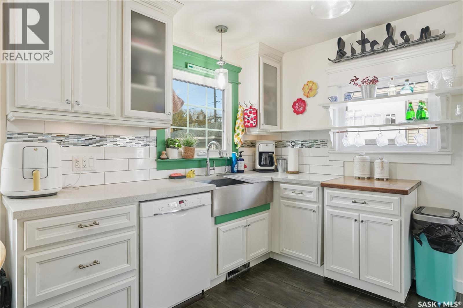 3318 4th Avenue N, Regina, Saskatchewan  S4R 0V6 - Photo 14 - SK020835