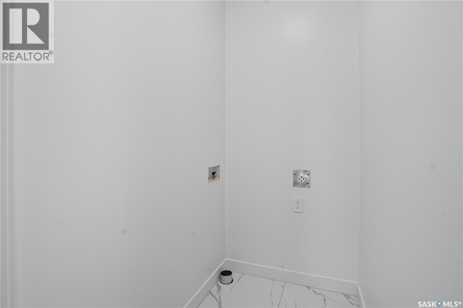 738 Bentley Manor, Saskatoon, Saskatchewan  S7L 6P2 - Photo 16 - SK020755