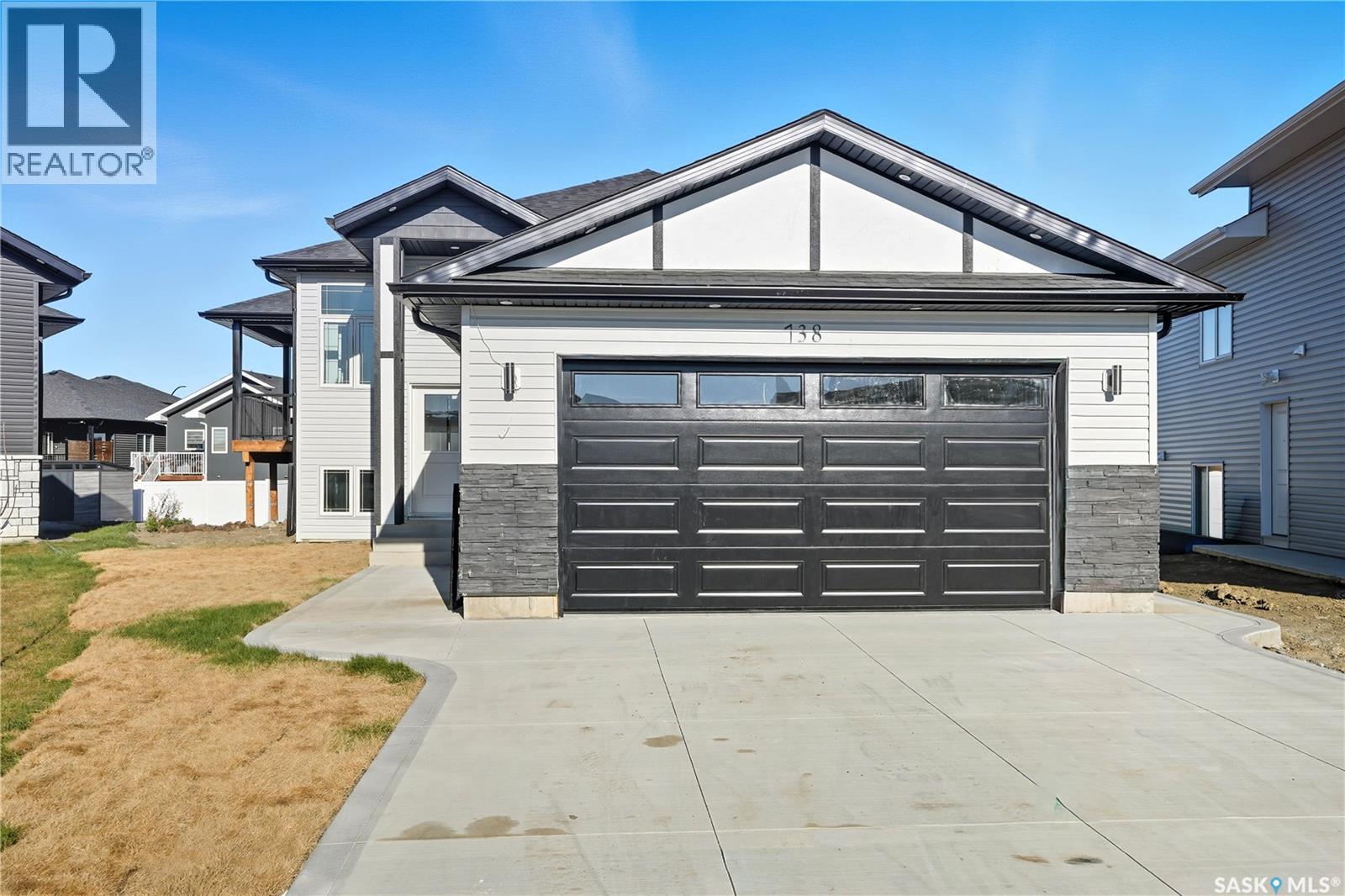 738 Bentley Manor, Saskatoon, Saskatchewan  S7L 6P2 - Photo 2 - SK020755