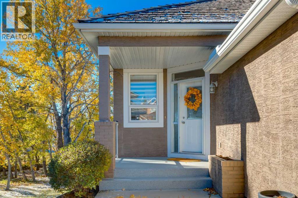 100 Royal Manor Nw, Calgary, Alberta  T3G 5T6 - Photo 3 - A2264486