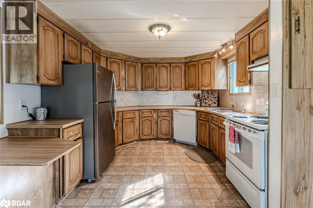 15 Riverview Circle, Innisfil, Ontario  L9S 1M3 - Photo 4 - 40779426