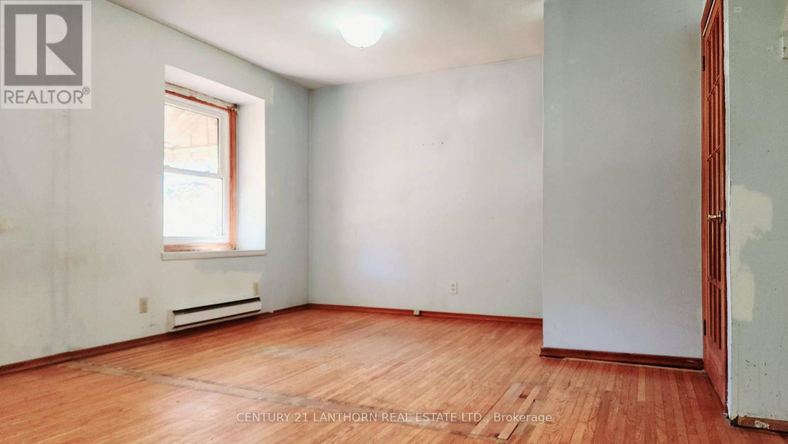 205 Elmwood Boulevard, Greater Napanee, Ontario  K0H 1G0 - Photo 14 - X12455884