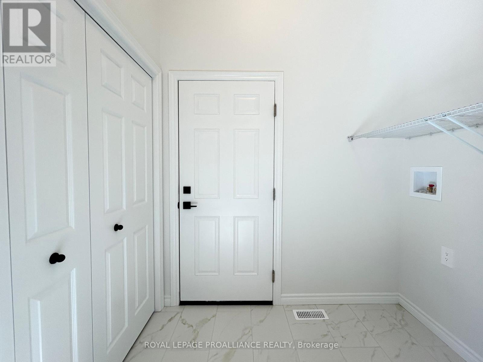 81 Athabaska Drive, Belleville, Ontario  K8N 0T1 - Photo 11 - X12462151