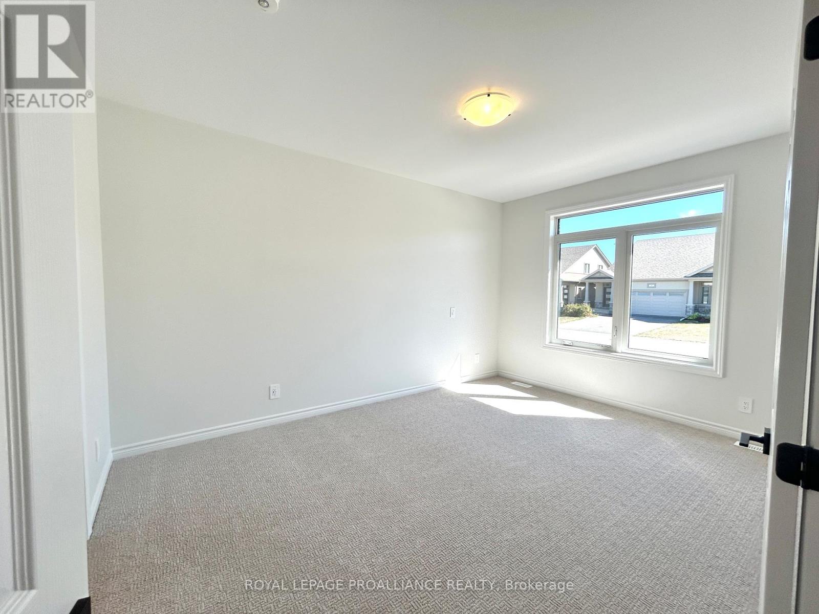 81 Athabaska Drive, Belleville, Ontario  K8N 0T1 - Photo 13 - X12462151