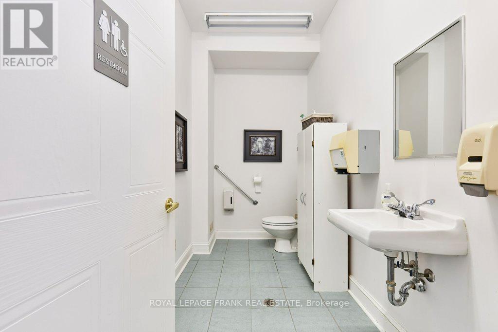 215 Simcoe Street N, Oshawa, Ontario  L1G 4T1 - Photo 14 - E12463773