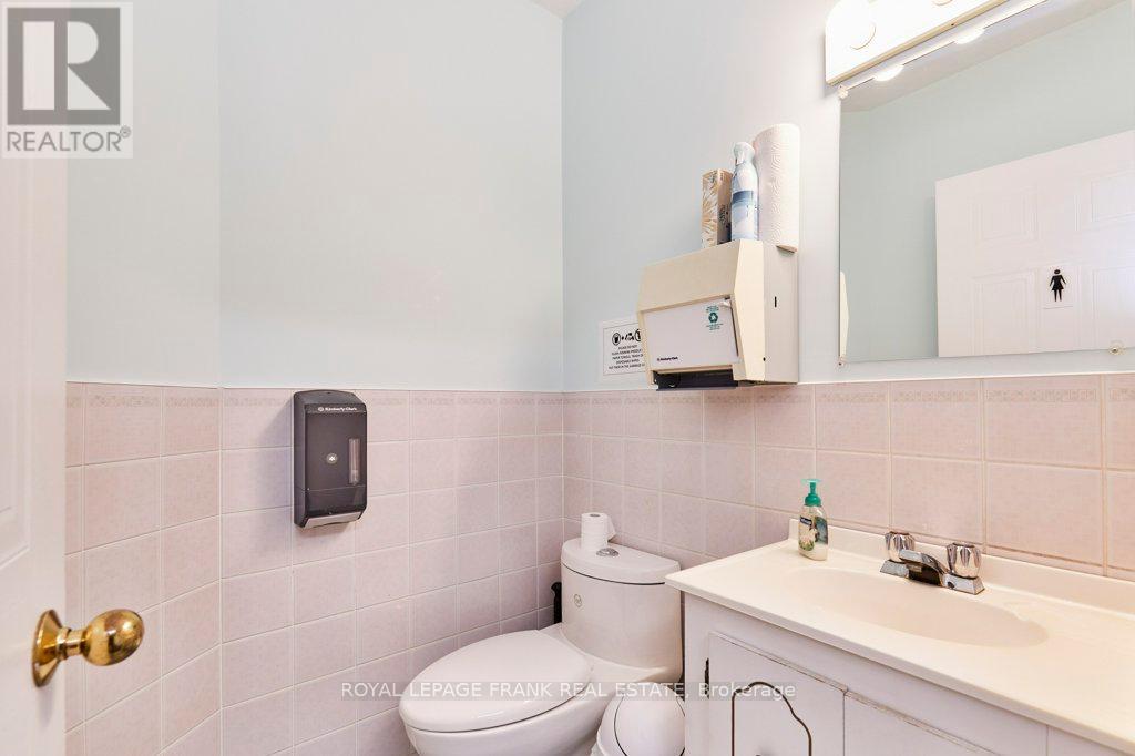 215 Simcoe Street N, Oshawa, Ontario  L1G 4T1 - Photo 19 - E12463773