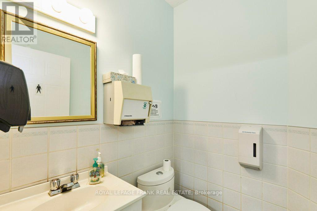215 Simcoe Street N, Oshawa, Ontario  L1G 4T1 - Photo 22 - E12463773