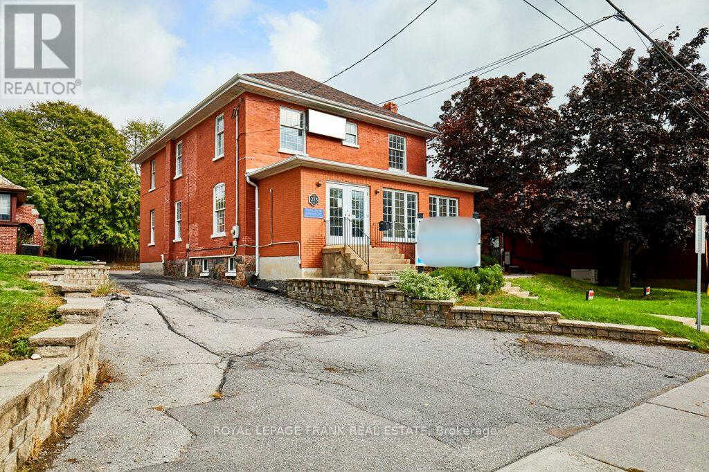 215 Simcoe Street N, Oshawa, Ontario  L1G 4T1 - Photo 3 - E12463773