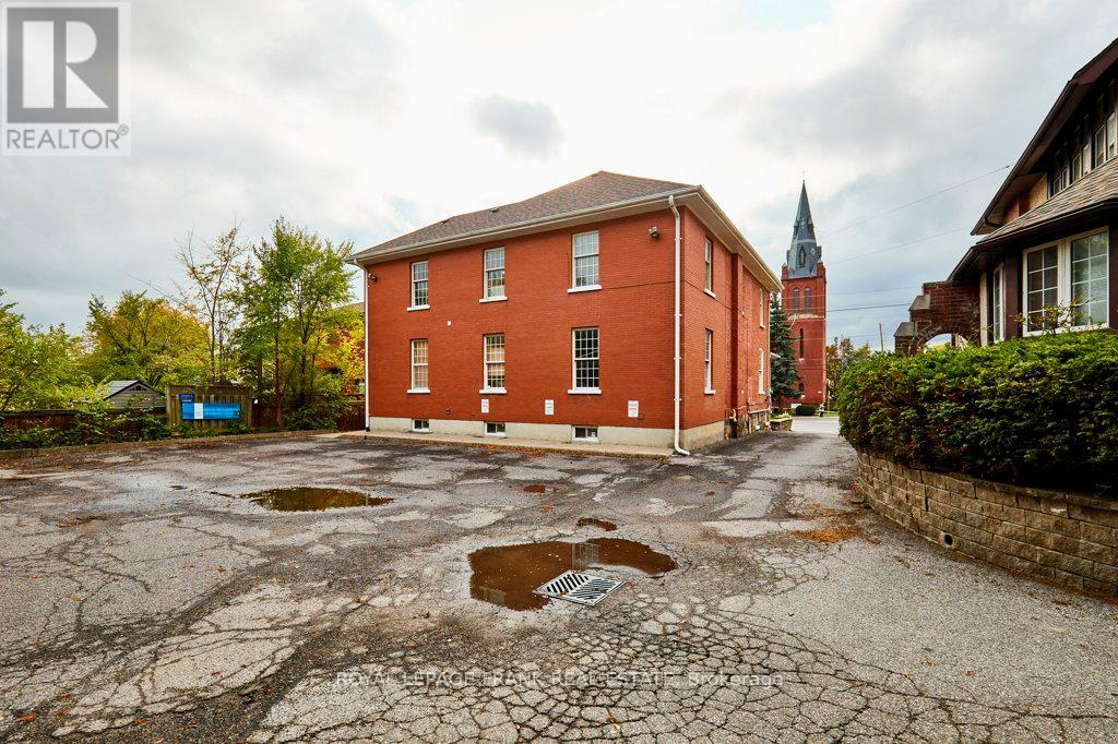 215 Simcoe Street N, Oshawa, Ontario  L1G 4T1 - Photo 4 - E12463773