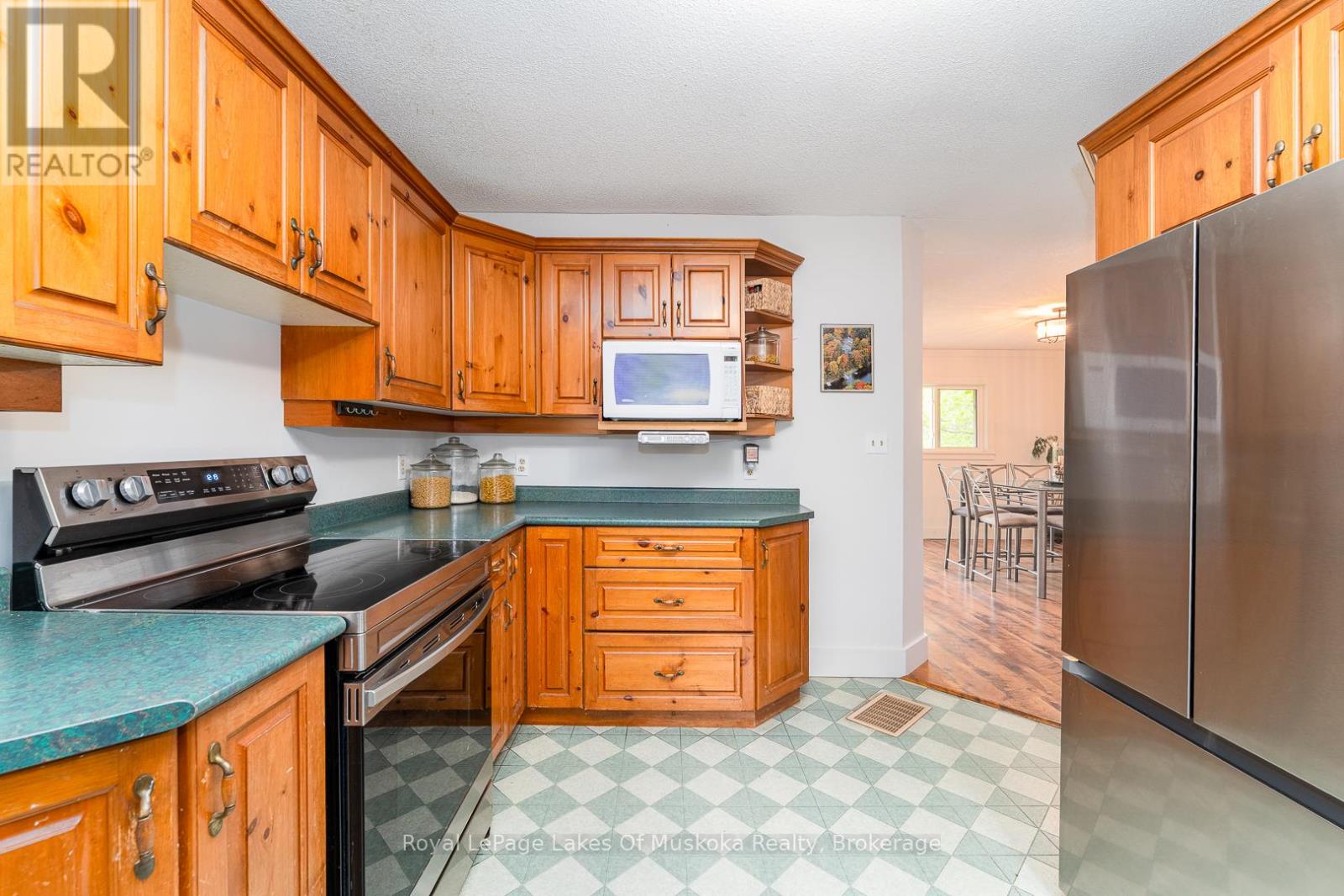 1075 Rocky Narrow Road, Bracebridge, Ontario  P1L 1X1 - Photo 11 - X12463826