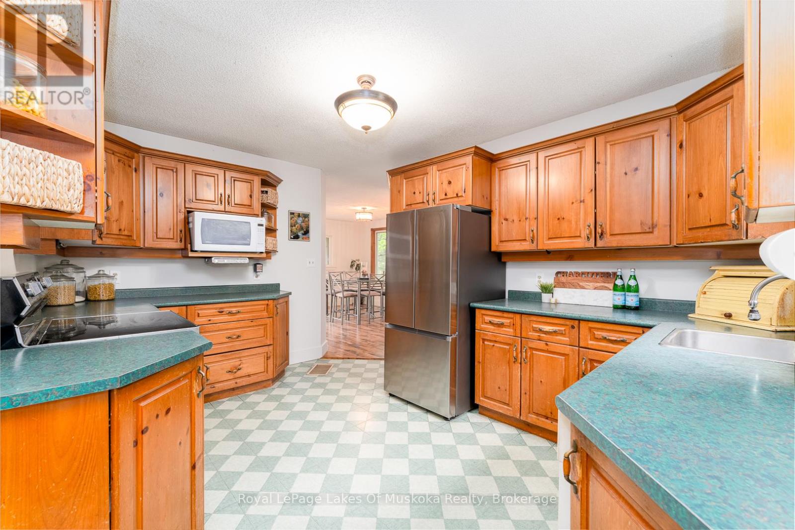 1075 Rocky Narrow Road, Bracebridge, Ontario  P1L 1X1 - Photo 12 - X12463826