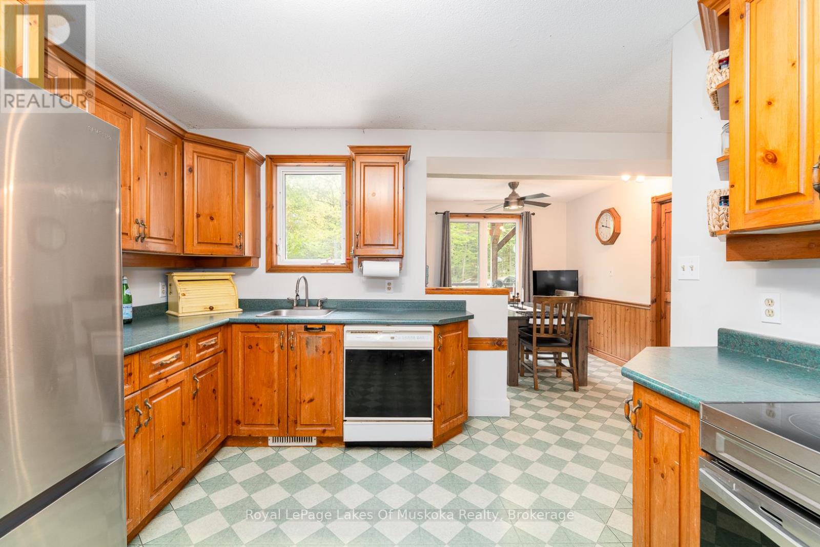1075 Rocky Narrow Road, Bracebridge, Ontario  P1L 1X1 - Photo 13 - X12463826