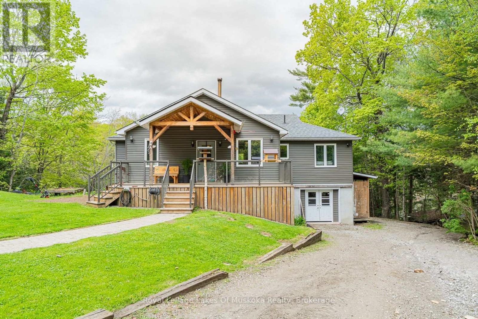 1075 Rocky Narrow Road, Bracebridge, Ontario  P1L 1X1 - Photo 2 - X12463826