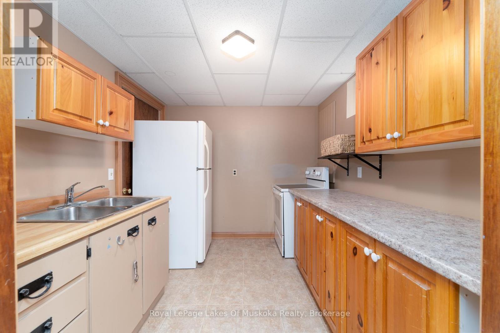 1075 Rocky Narrow Road, Bracebridge, Ontario  P1L 1X1 - Photo 24 - X12463826