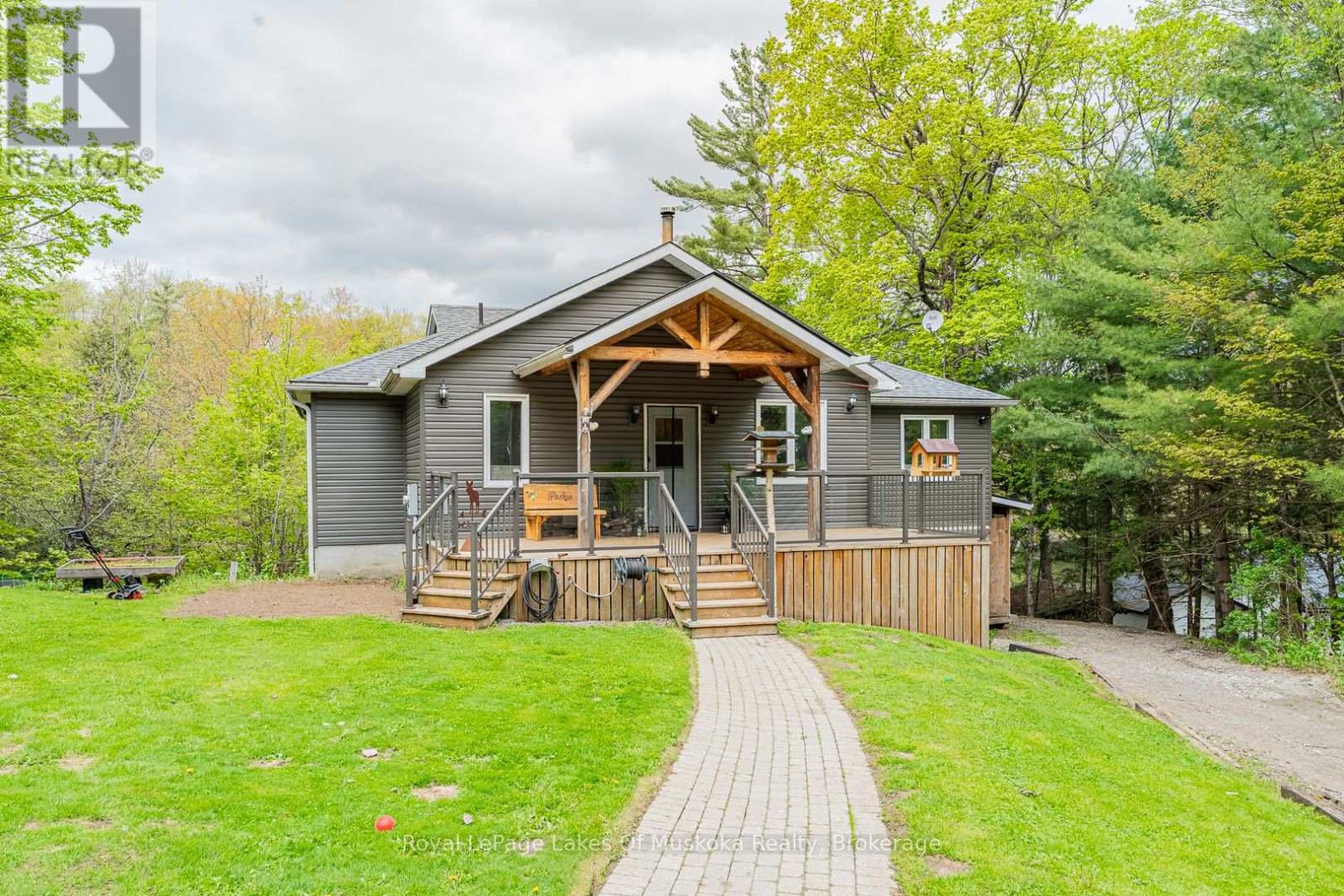 1075 Rocky Narrow Road, Bracebridge, Ontario  P1L 1X1 - Photo 3 - X12463826