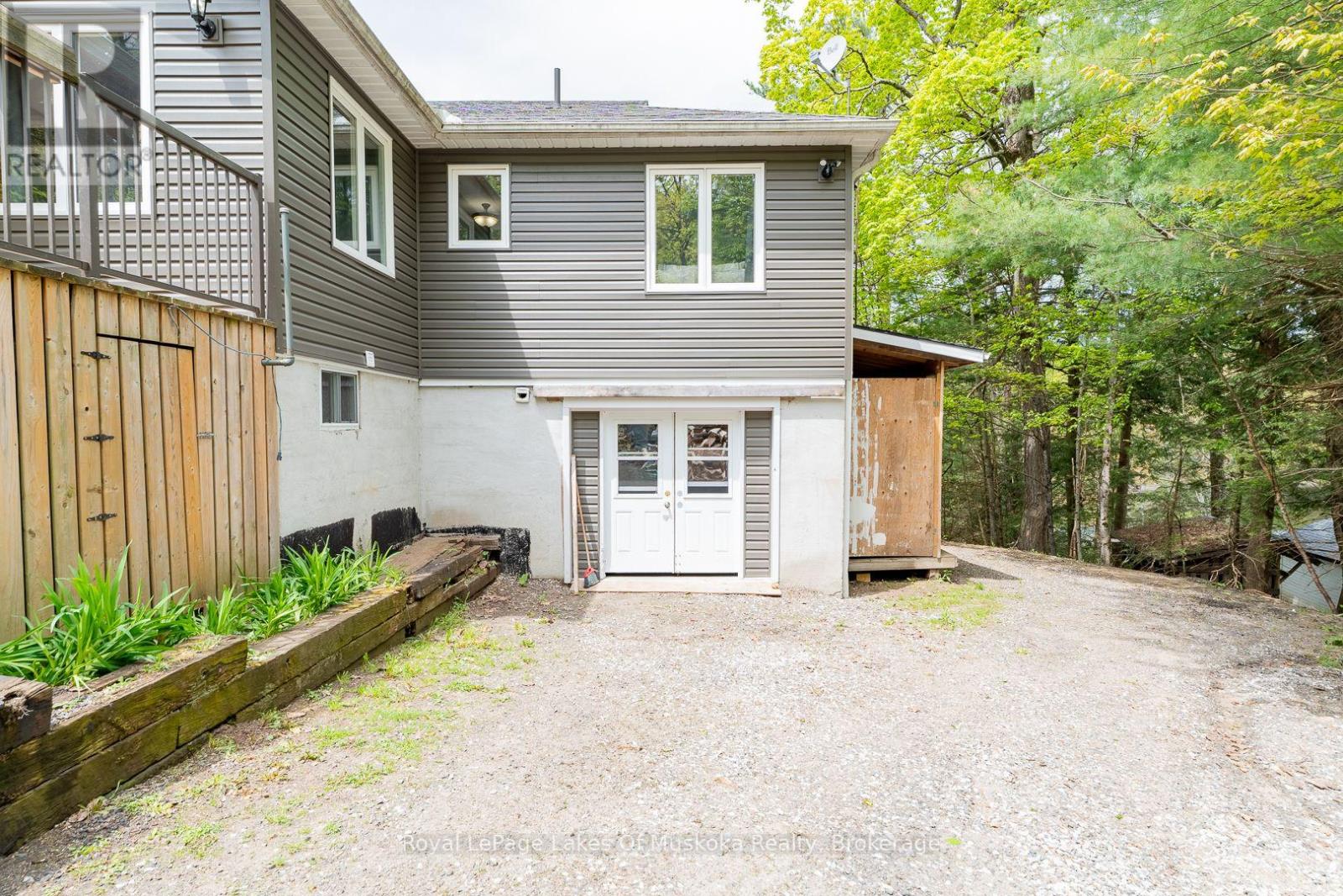 1075 Rocky Narrow Road, Bracebridge, Ontario  P1L 1X1 - Photo 36 - X12463826