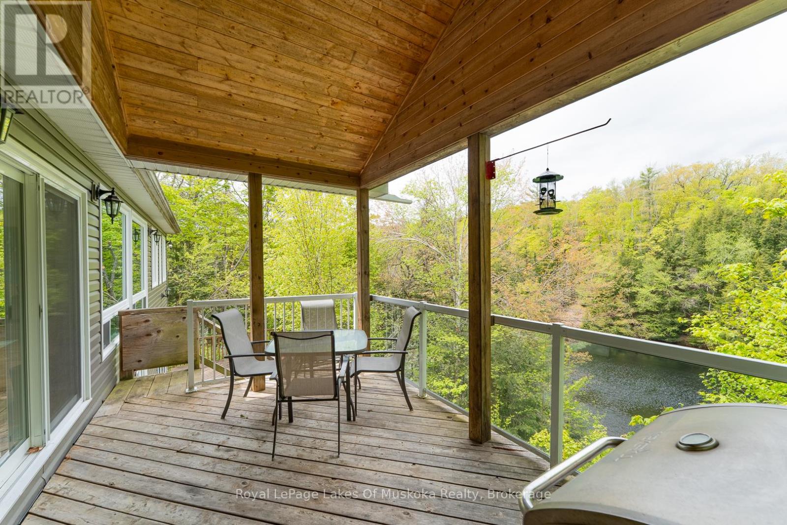 1075 Rocky Narrow Road, Bracebridge, Ontario  P1L 1X1 - Photo 41 - X12463826