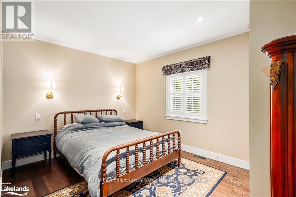 56 Bruce Street S, Blue Mountains, Ontario  N0H 2P0 - Photo 13 - X12463832