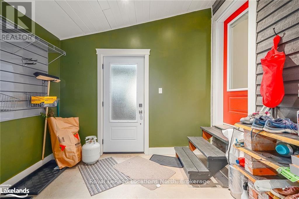 56 Bruce Street S, Blue Mountains, Ontario  N0H 2P0 - Photo 18 - X12463832