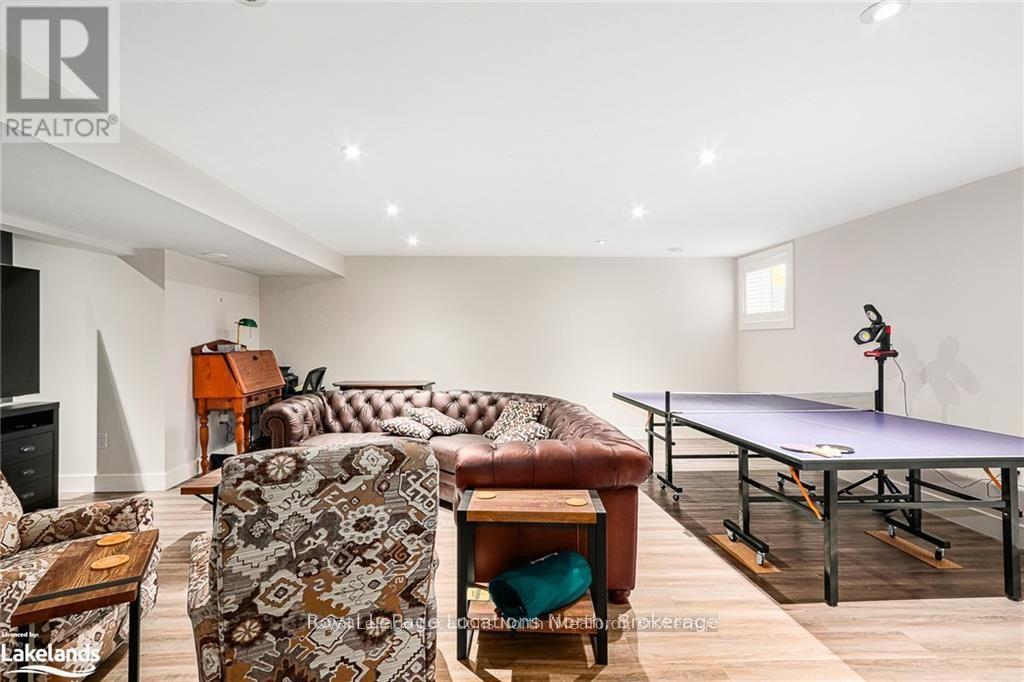 56 Bruce Street S, Blue Mountains, Ontario  N0H 2P0 - Photo 19 - X12463832