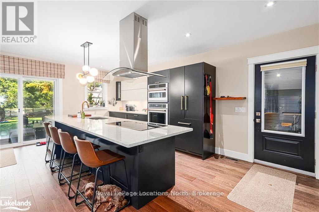 56 Bruce Street S, Blue Mountains, Ontario  N0H 2P0 - Photo 7 - X12463832