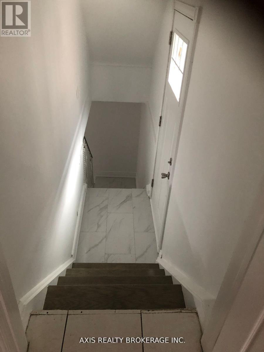 596 Glenholme Avenue, Toronto, Ontario  M6E 3G4 - Photo 11 - C12463690