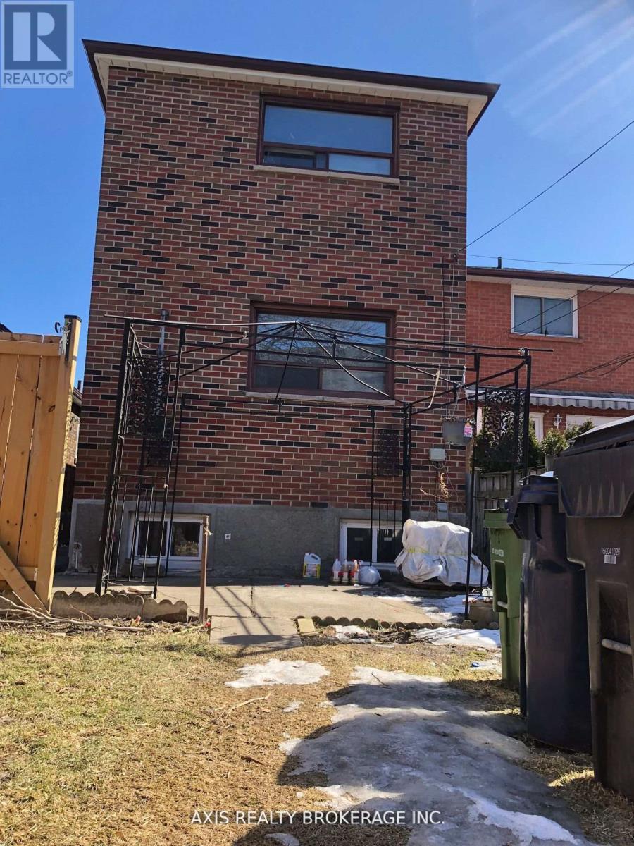 596 Glenholme Avenue, Toronto, Ontario  M6E 3G4 - Photo 13 - C12463690