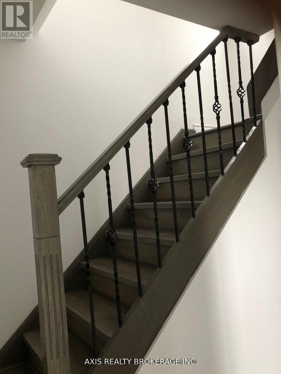 596 Glenholme Avenue, Toronto, Ontario  M6E 3G4 - Photo 9 - C12463690