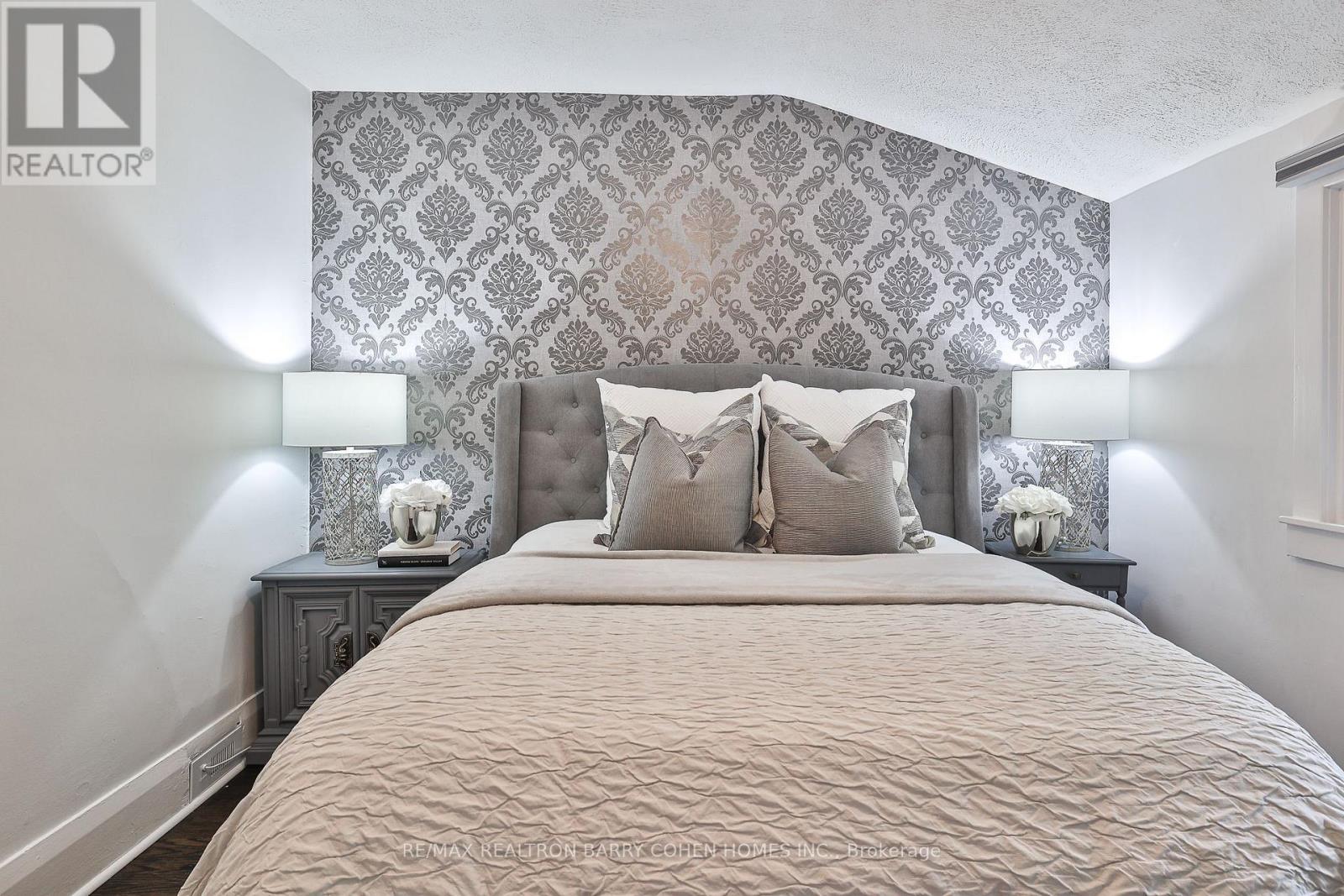 107 Atlas Avenue, Toronto, Ontario  M6C 3P2 - Photo 12 - C12463700