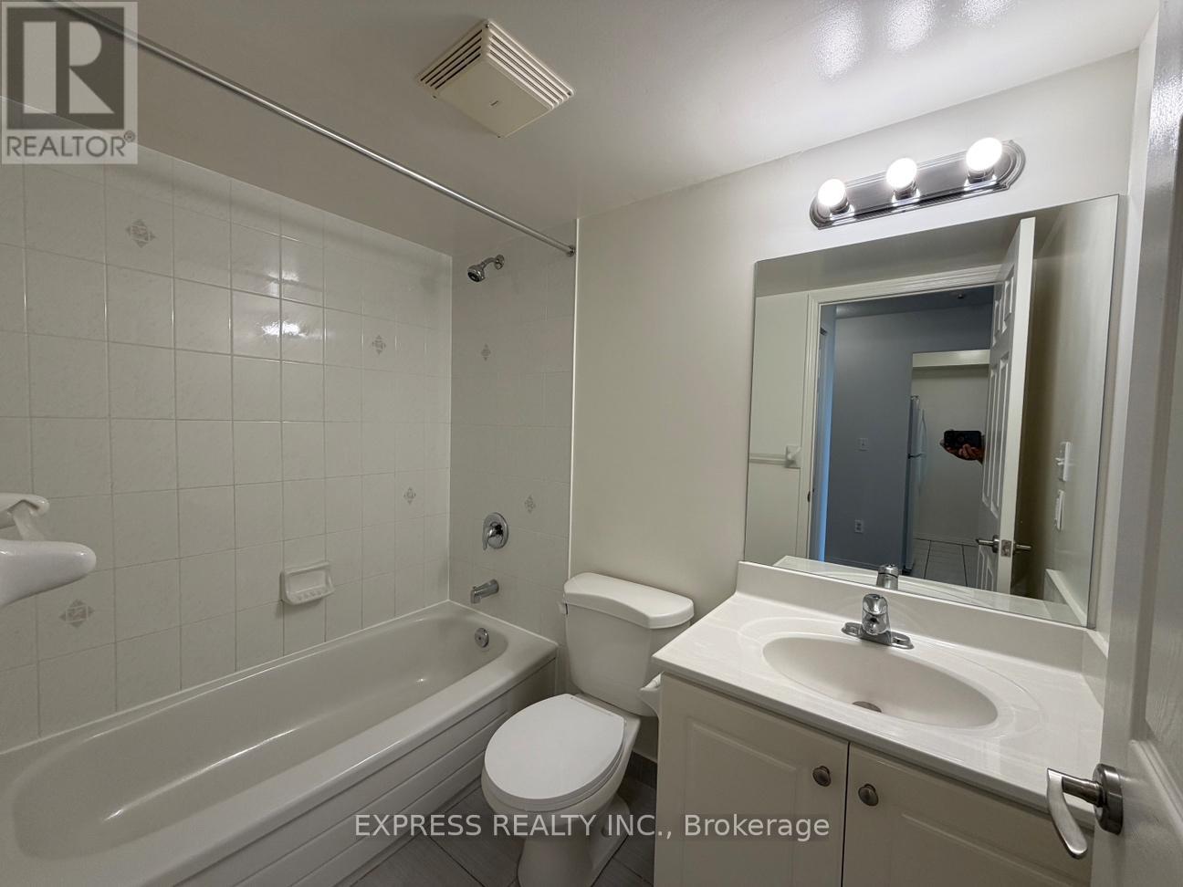1205 - 1 Pemberton Avenue, Toronto, Ontario  M2M 4L9 - Photo 7 - C12463704