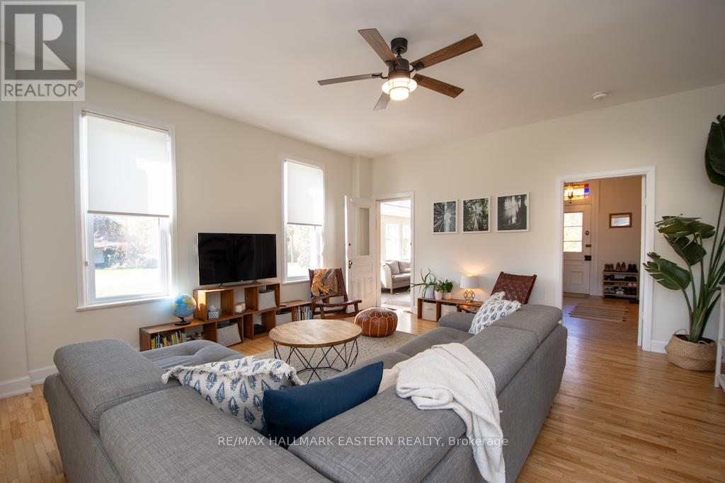 3477 Wallace Point Road, Otonabee-South Monaghan, Ontario  K9J 6Y3 - Photo 10 - X12463813