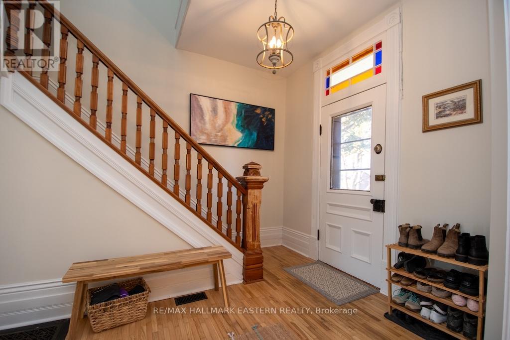 3477 Wallace Point Road, Otonabee-South Monaghan, Ontario  K9J 6Y3 - Photo 6 - X12463813