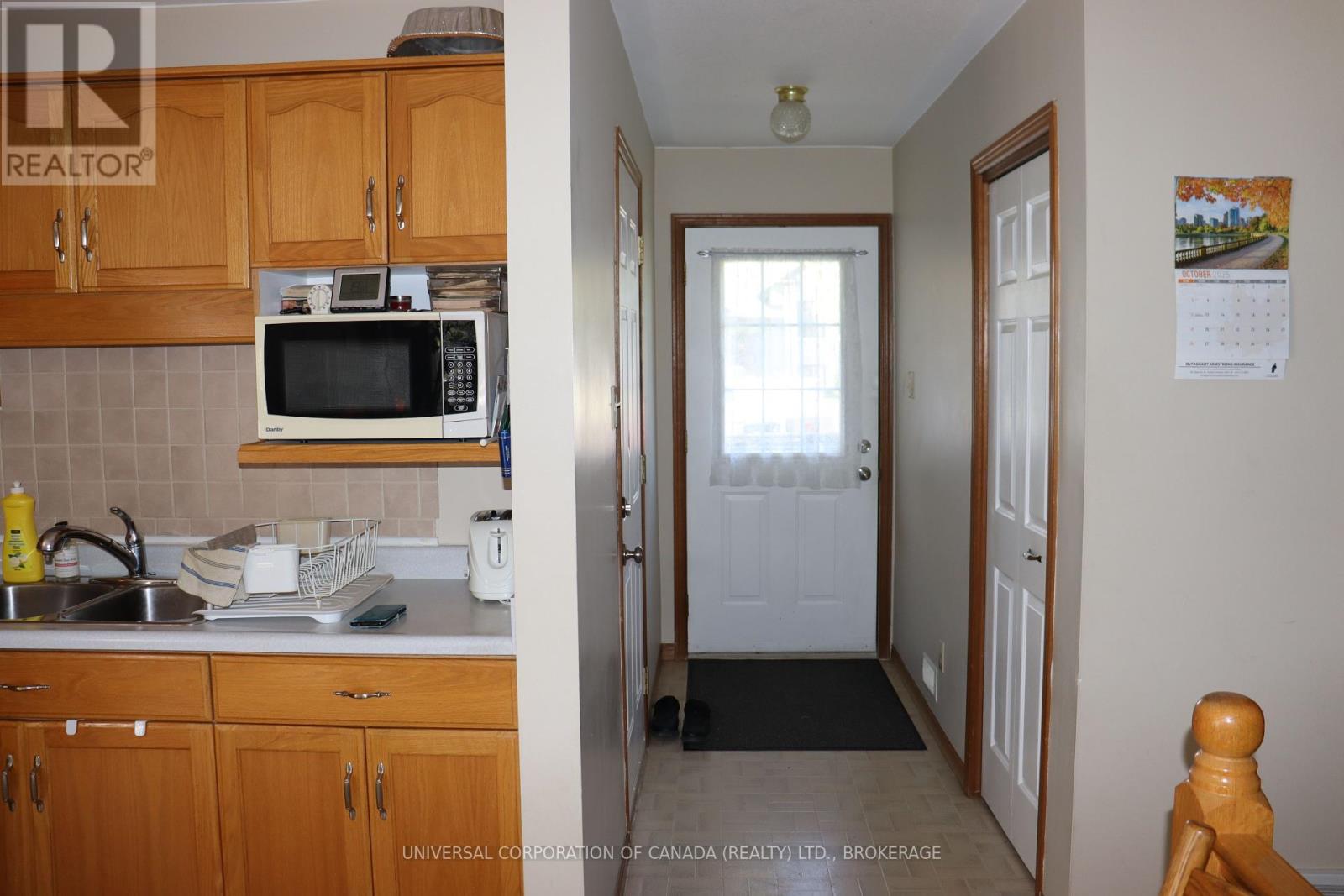 89 Myrtle Street N, Aylmer, Ontario  N5H 2H7 - Photo 2 - X12463787