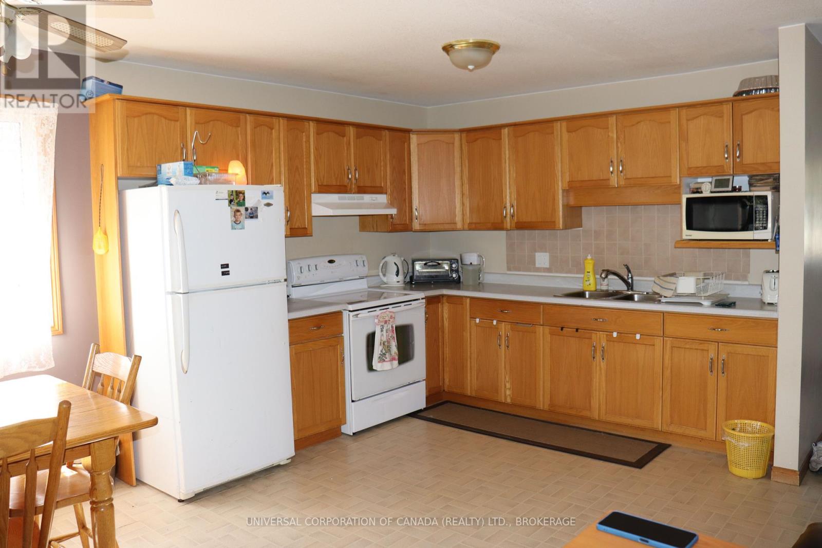 89 Myrtle Street N, Aylmer, Ontario  N5H 2H7 - Photo 3 - X12463787