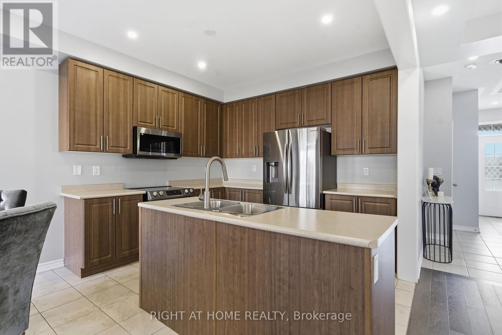 1231 Graham Clapp Avenue, Oshawa, Ontario  L1H 8L7 - Photo 13 - E12463707