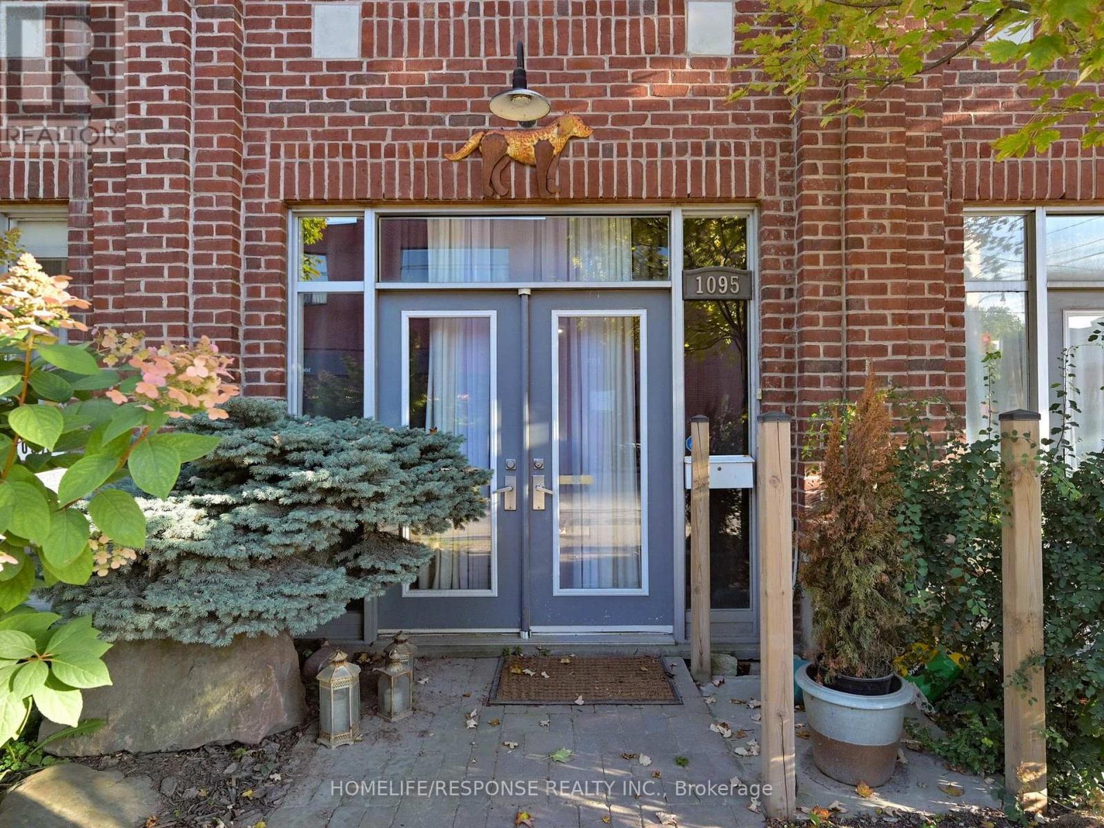 1095 Dundas Street E, Toronto, Ontario  M4M 1R9 - Photo 2 - E12463748