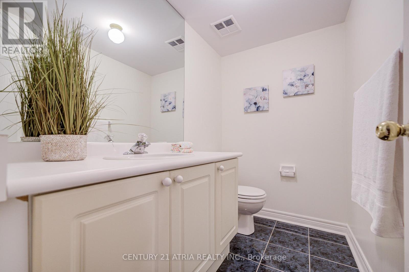 108 - 190 Harding Boulevard W, Richmond Hill, Ontario  L4C 0J9 - Photo 10 - N12463664