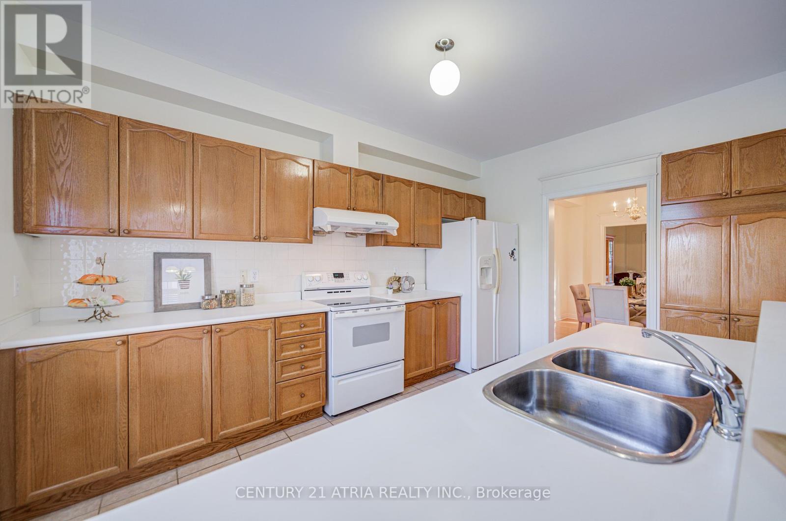 108 - 190 Harding Boulevard W, Richmond Hill, Ontario  L4C 0J9 - Photo 21 - N12463664