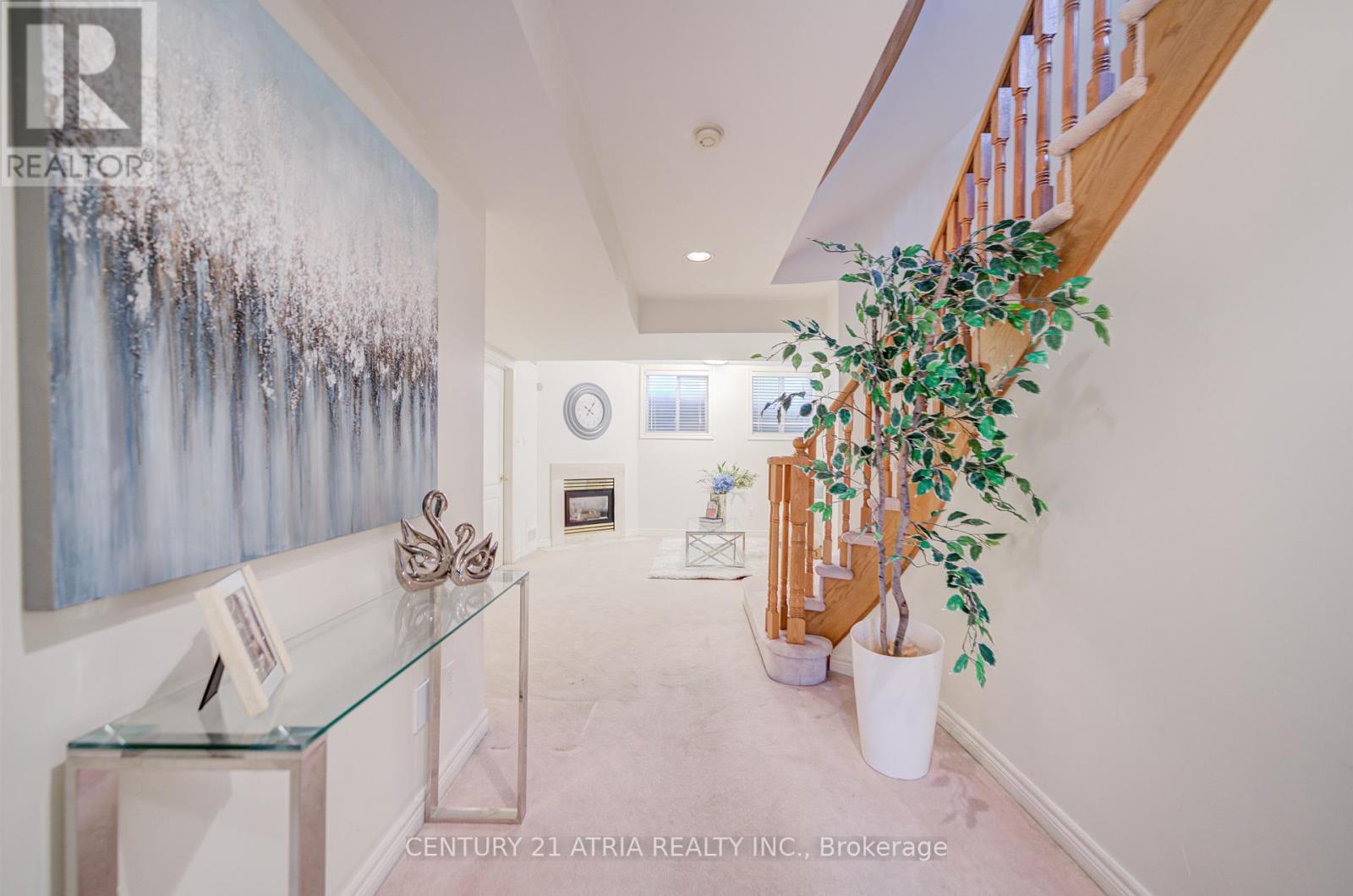 108 - 190 Harding Boulevard W, Richmond Hill, Ontario  L4C 0J9 - Photo 4 - N12463664