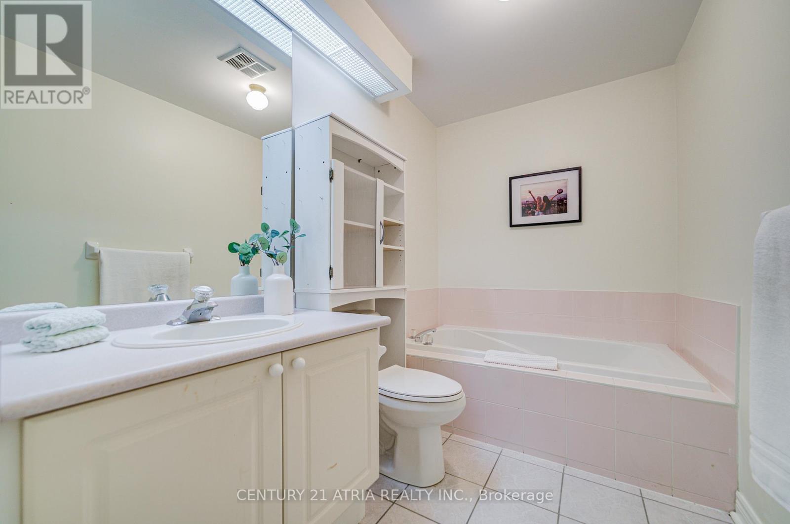 108 - 190 Harding Boulevard W, Richmond Hill, Ontario  L4C 0J9 - Photo 47 - N12463664
