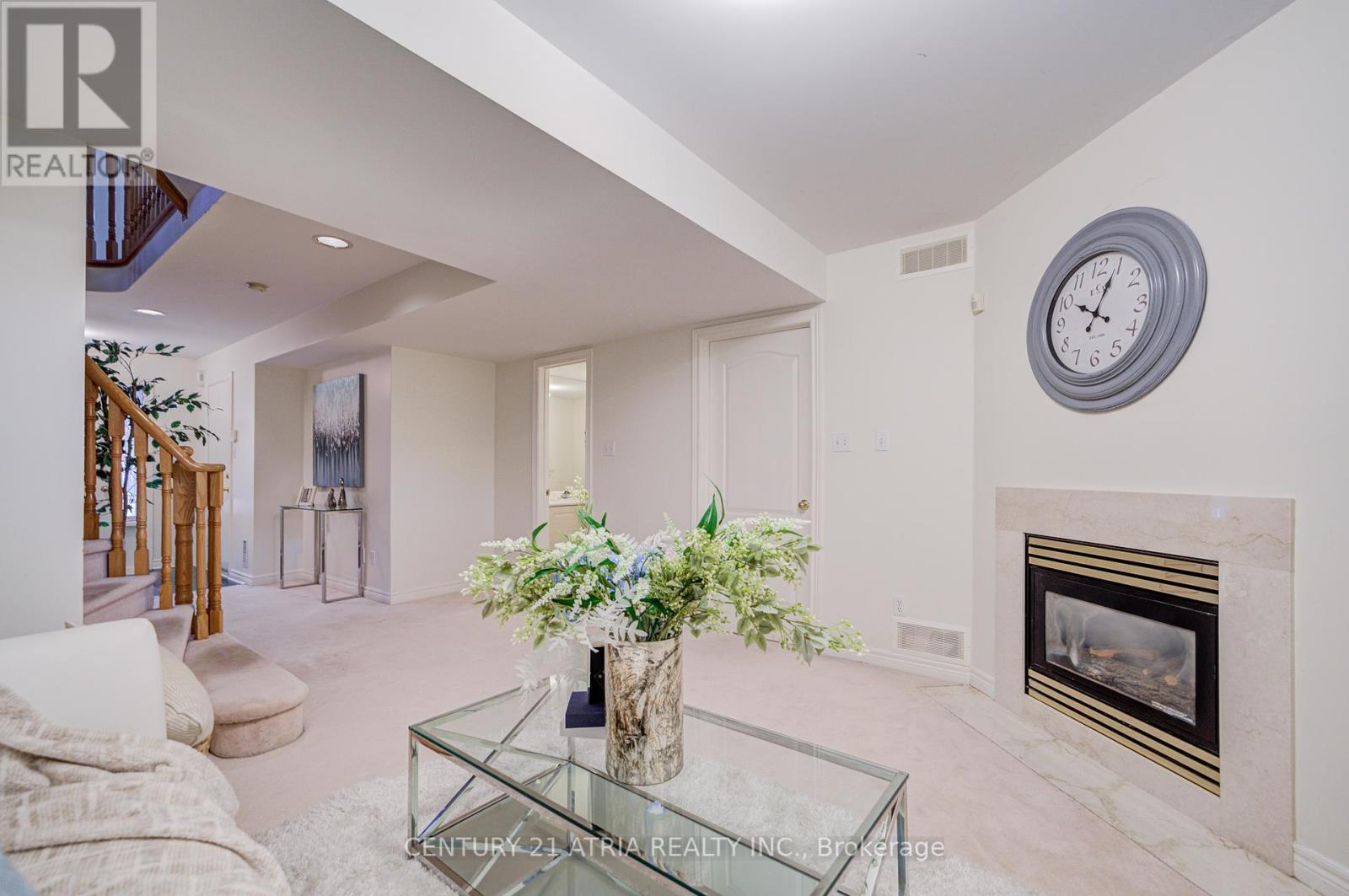108 - 190 Harding Boulevard W, Richmond Hill, Ontario  L4C 0J9 - Photo 9 - N12463664