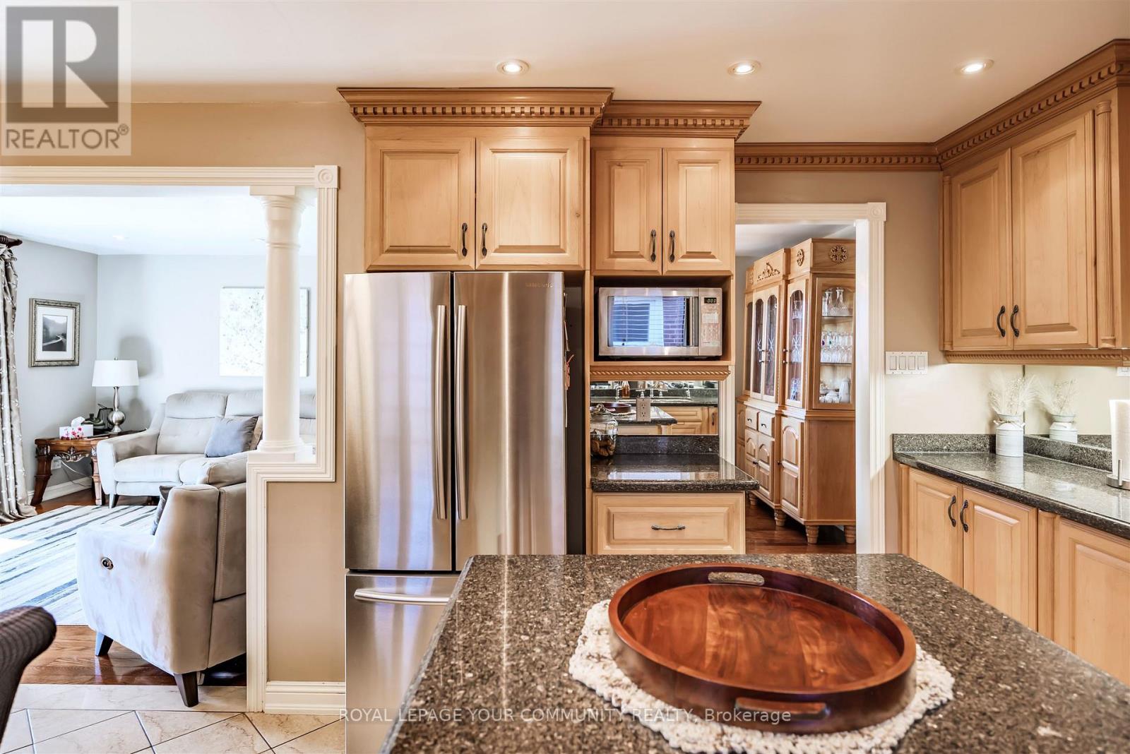 260 Mathewson Street, Vaughan, Ontario  L6A 1B4 - Photo 13 - N12463689