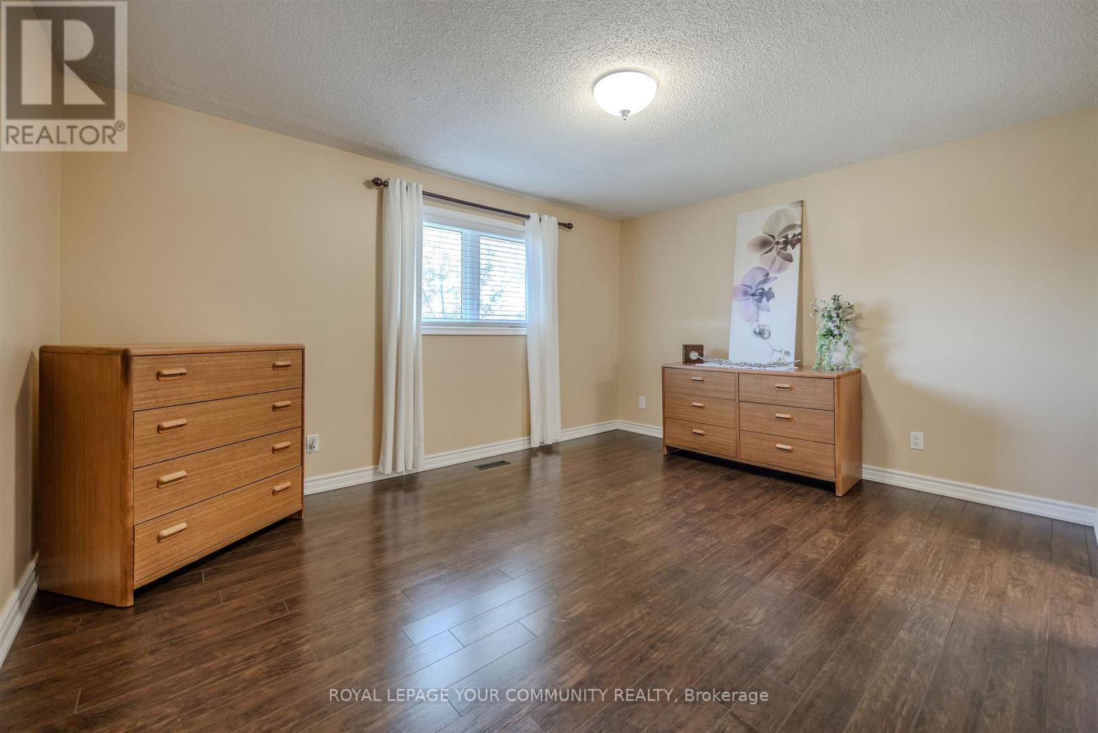 260 Mathewson Street, Vaughan, Ontario  L6A 1B4 - Photo 19 - N12463689